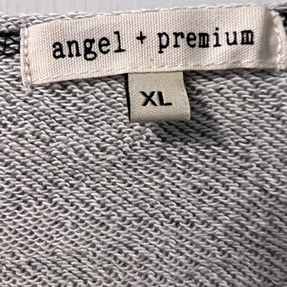 Angel + Premium Holiday XL Grey Sweatshirt with Sequined Reindeer - Picture 3 of 4